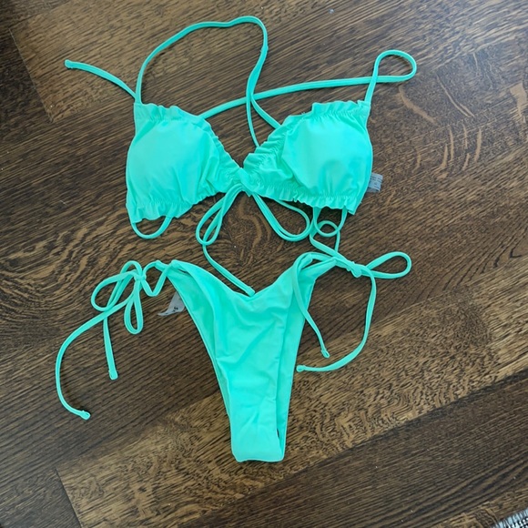 bikini set never used